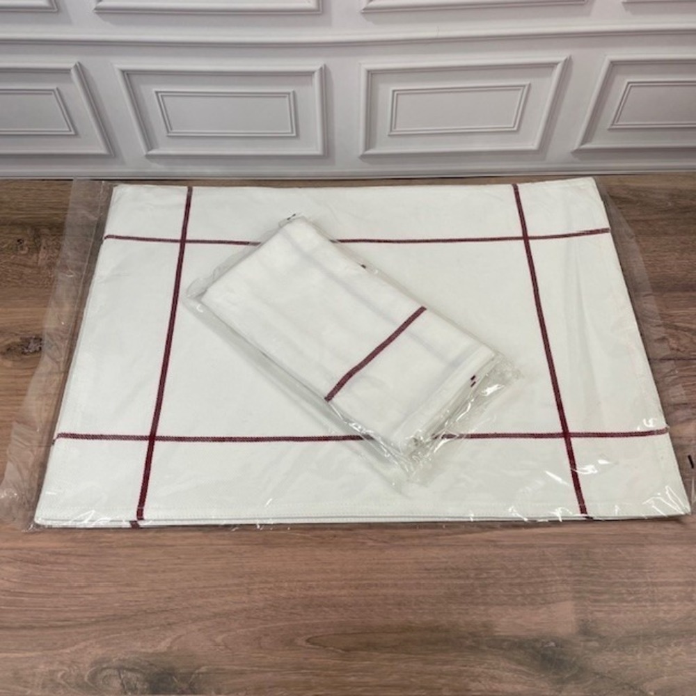 Pampered Chef White & Cranberry Window Pane Placemat Napkin Set of 4 NIP